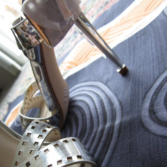 Cape Robbin Glory-1 Silver Crossover Sandal - Picture 8 of 14